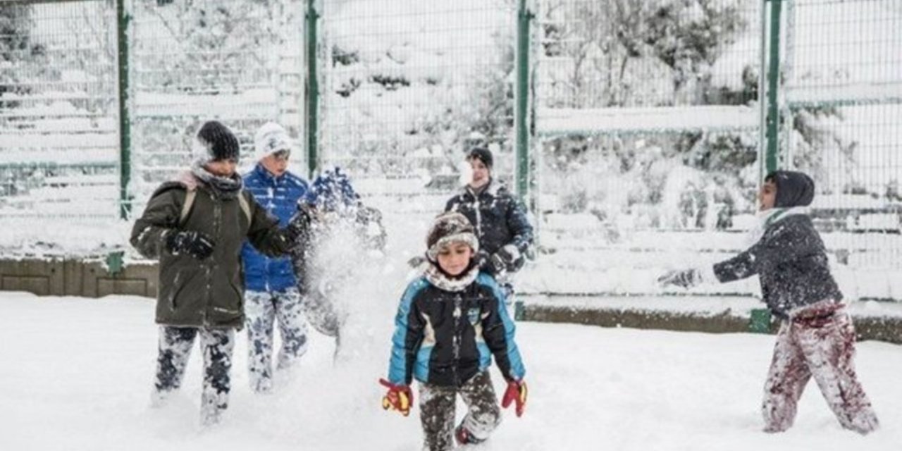 Okullar henüz yeni açılmıştı ki öğrencilere sürpriz bir tatil müjdesi geldi